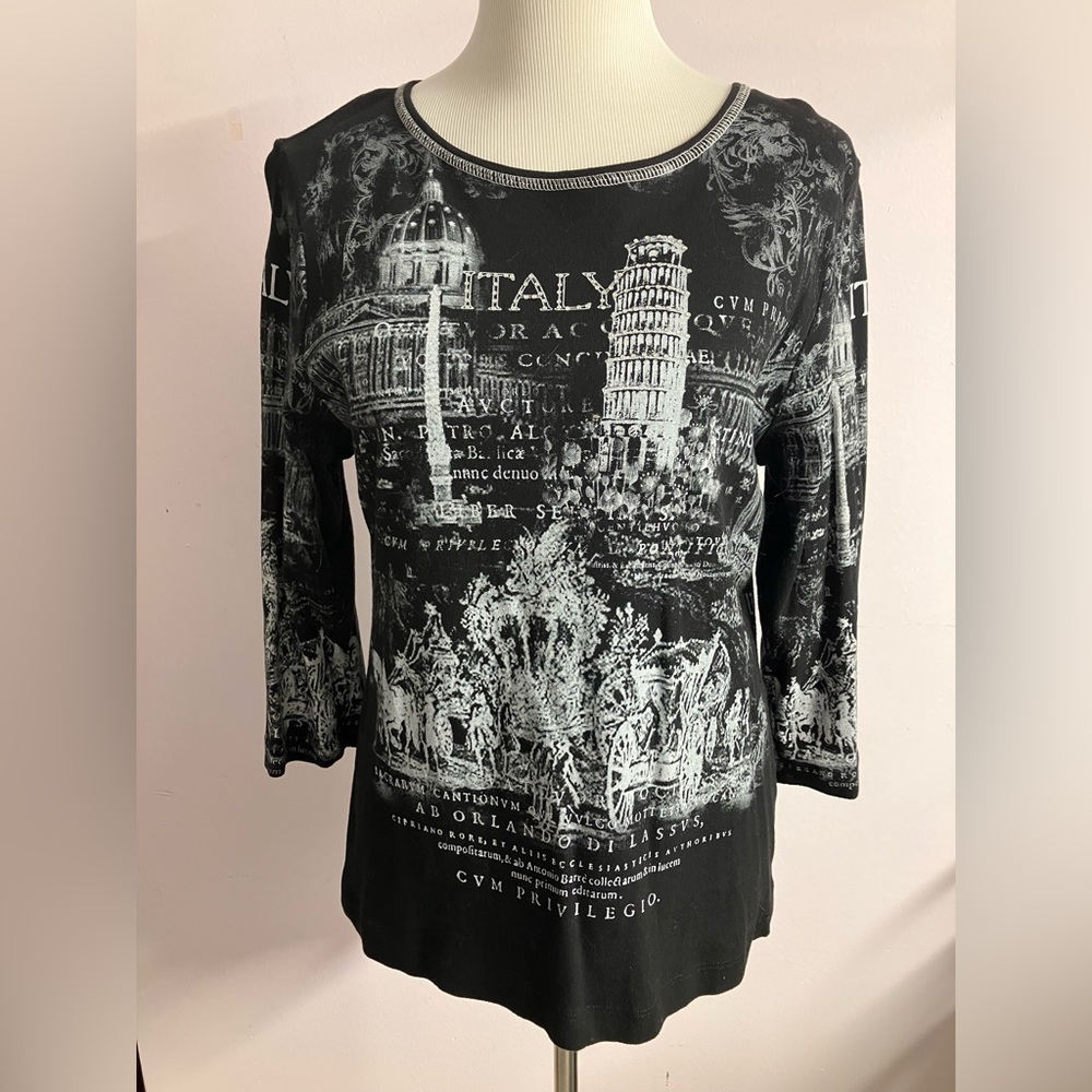 Women’s Itallian Graphic Print Pullover Top, Large*, Black/White, Sequins